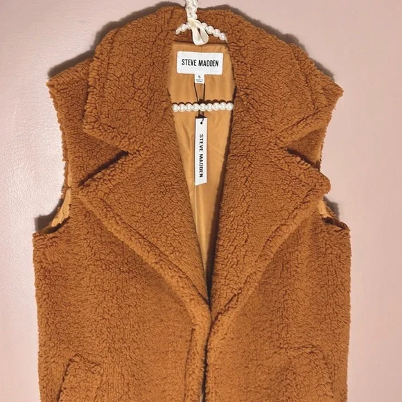 Steve Madden Sherpa Vest - Picture 4 of 9